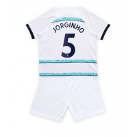 Chelsea Jorginho #5 Fotballklær Bortedraktsett Barn 2022-23 Kortermet (+ korte bukser)
